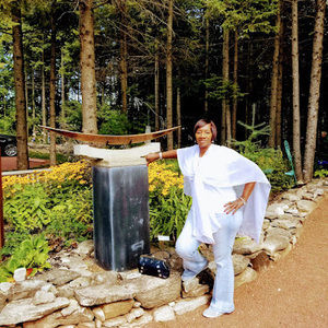 Meet your Posher, Angela